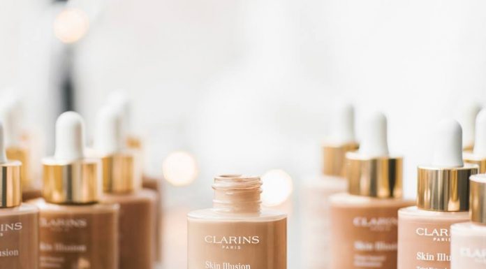 ใหม่! Skin Illusion SPF 15 Natural Hydrating Foundation