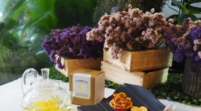 รื่นรมย์จิบชาBlooming Tea ที่ เลดี้ แอล การ์เดน บิสโทร ปาร์คนายเลิศ