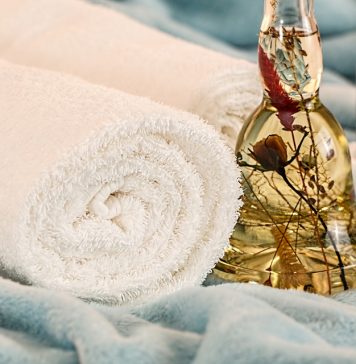 LOWER YOUR STRESS WITH AROMA THERAPY