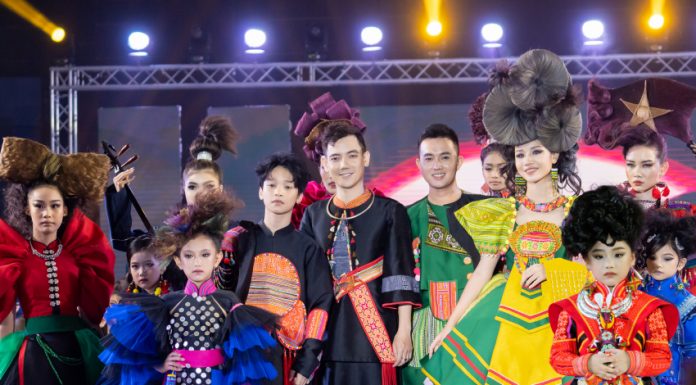 สีสันแห่งวัฒนธรรมดั้งเดิมของเวียดนาม ดีไซเนอร์ Dac Ngoc เปิดตัวในงาน BKIF 2022 อย่างน่าประทับใจ