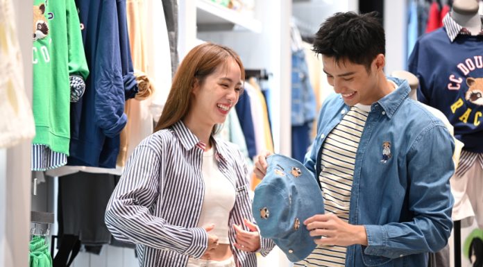 โชว์หวาน! คู่เลิฟ! แบงค์-ธิติ และ พิมฐา-ฐานิดา อวดโมเมนต์หวาน ในงานเปิดตัวคาแรกเตอร์ใหม่ “RACCOOL by CC DOUBLE O”