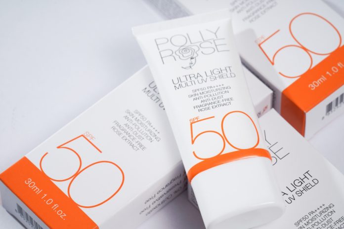 ไอเท็มเด็ดต้องมีติดการะเป๋า POLLY ROSE ULTRA LIGHT MULTI UV SHIELD SPF 50 PA++++ “กันแดดพร้อมบำรุงผิว” ผสานนวัตกรรม Mimiskin™ Technology