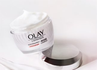 กู้ผิวพัง ให้ปังแบบใสไม่ขี้ฟ้อง “OLAY Luminous Niacinamide + Rose Complex “
