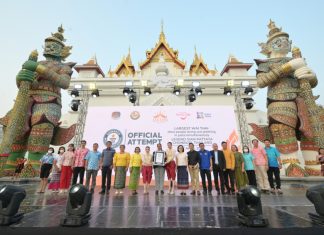 ฉลองสงกรานต์ LEGEND SIAM PATTAYA จัดงาน The Legend of 5F Thailand Carnival สร้างสถิติ Guinness Book World Records การไหว้ไทยพร้อมกันมากที่สุดในโลก