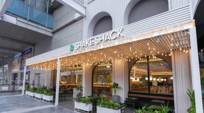 เปิดแล้ว Shake Shack ร้านดังจาก NY พร้อมเสิร์ฟเบอร์เกอร์ให้คุณแล้ว @ Central World