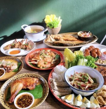 ชวนแซ่บ ที่”ร้านแซ่บคักๆ” อาหารไทย-อีสาน ซอย สุขุมวิท16
