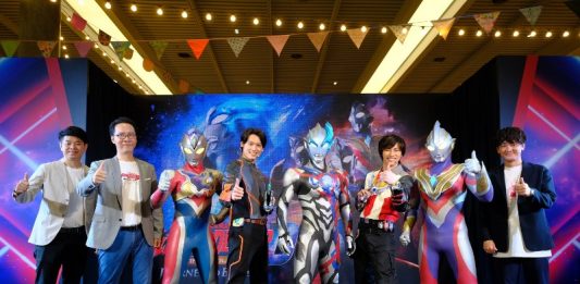 “เดกซ์” ปลื้ม แฟนๆ แห่ชมงานเปิดตัว Ultraman Blazar เตรียมส่งยอดมนุษย์คนใหม่ โกยเรตติ้ง พร้อมชู “อุลตร้าแมน” ต้นแบบฮีโร่แห่งความดี