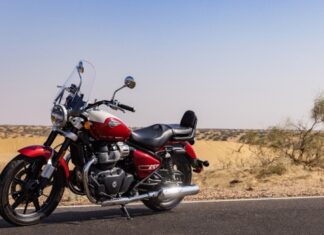 ถูกใจไบค์เกอร์ Royal Enfield ชวนขับขี่สไตล์ครูซเซอร์ระดับพรีเมี่ยม กับ Super Meteor 650 ครั้งแรกในไทย!