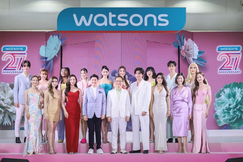A group of people posing for a photo Description automatically generated
