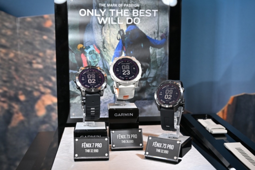 A group of watches on display Description automatically generated