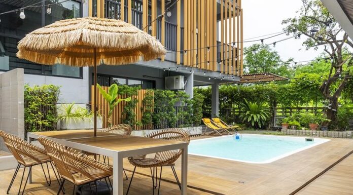 เปลี่ยนบรรยากาศในวันหยุดสุดสัปดาห์ พักผ่อนกับพูลวิลล่า Airbnb สุดคูลใจกลางกรุงเทพฯ