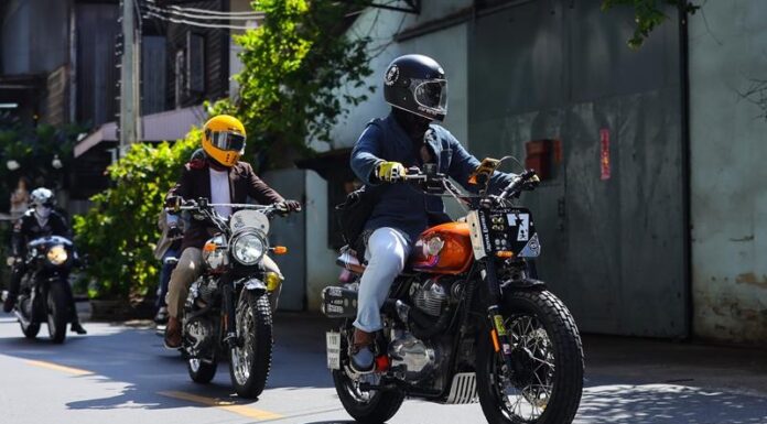 Royal Enfield x Sperry ความสบายยามการขับขี่ที่มาพร้อมกับความเรียบหรูคู่เท้า