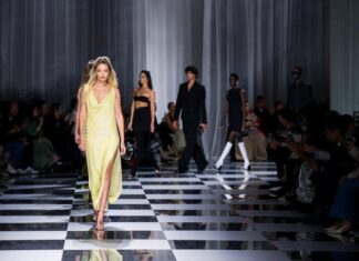 Versace เปิดตัวคอลเล็กชั่นฤดูใบไม้ผลิ – ฤดูร้อน 2024 ที่เมืองมิลาน ประเทศอิตาลี
