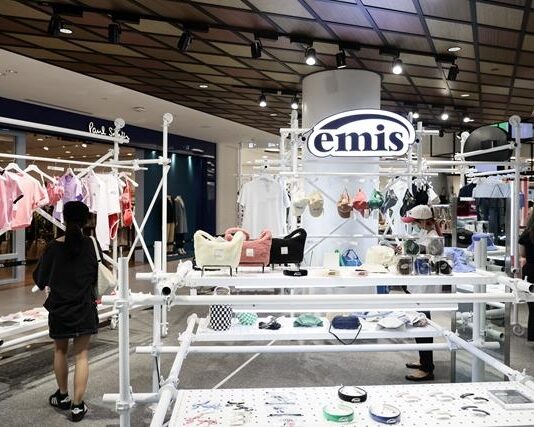 สยามดิสคัฟเวอรี่ นำเข้าแบรนด์ “EMIS” แบรนด์ดังจากเกาหลี เปิดที่แรกในประเทศไทย ปลุกแฟชั่นในตัวเอง