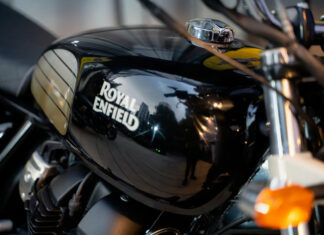 โรยัล เอ็นฟีลด์ เผยโฉม Interceptor และ Continental GT 650 รุ่นอัพเกรดและสีสันใหม่ในรอบ 5 ปี