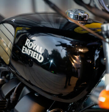 โรยัล เอ็นฟีลด์ เผยโฉม Interceptor และ Continental GT 650 รุ่นอัพเกรดและสีสันใหม่ในรอบ 5 ปี