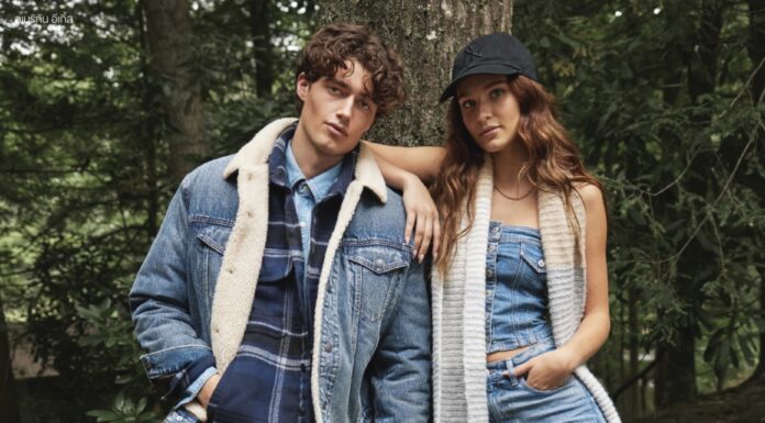 Let’s enjoy and go big holiday with AMERICAN EAGLE!