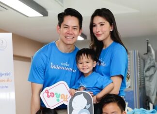 “ศรีริต้า – กรณ์” ยกครอบครัว “ณรงค์เดช” ทำบุญ พร้อมหลานแฝดหล่อสวย “ภัทร์ – พิมพ์” ในช่วงปีใหม่ ณ รพ.เด็ก