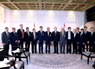 ผู้ช่วยเลขานุการประธานสภาผู้แทนราษฎร ให้การรับรองประธานคณะกรรมาธิการ การพัฒนาสังคม สภาประชาชนแห่งชาติ สาธารณรัฐประชาชนจีน