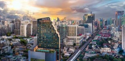 Save 20% Plus Free Breakfast at Carlton Hotel Bangkok Sukhumvit