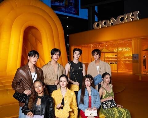 Coach เนรมิตลาน Parc Paragon ให้กลายเป็น The Coac Tabby Shop พร้อมเปิดตัว Tabby ในเฉดสีที่สดใสต้อนรับ Spring 2024