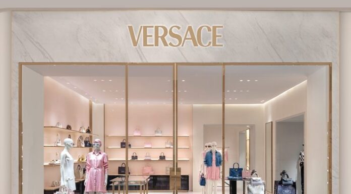Versace (เวอร์ซาเช่) เปิดตัวบูติกโฉมใหม่ ณ ห้างสรรพสินค้าเซนทรัล ภูเก็ต ฟลอเรสต้า