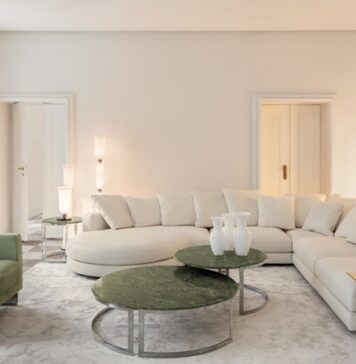Versace (เวอร์ซาเช่) เผยโฉมสถาปัตยกรรมแบบดั้งเดิมของมิลานและงาน Atelier ที่ Palazzo Versace