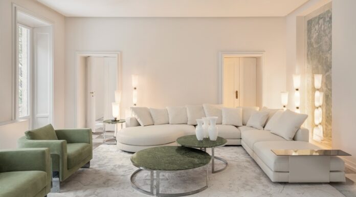 Versace (เวอร์ซาเช่) เผยโฉมสถาปัตยกรรมแบบดั้งเดิมของมิลานและงาน Atelier ที่ Palazzo Versace