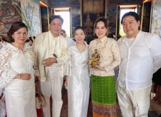 “นุ้ย สุจิรา” เสริมมงคลชีวิต! มูลนิธิโอเคไลฟ์ ร่วมพิธีครอบครู “พระพิราพ” ครั้งยิ่งใหญ่ประจำปี 2567