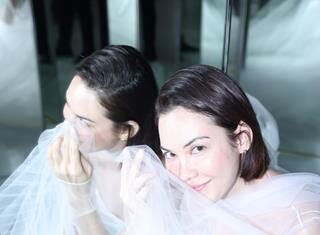 ออร่าเจ้าสาว แมท-ภีรนีย์ คงไทย @mattperanee กับเบื้องหลังชุดแต่งงานสั่งตัดพิเศษของจากแบรนด์ VICKTEERUT The Marriage
