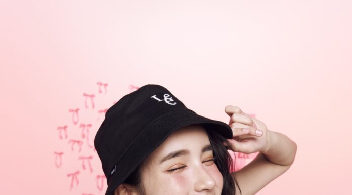น่ารัก สดใส “Lee Pink Collection” คว้า “โยชิ รินลดา” มาอัพเดทลุคในสไตล์สาว Lee Pink พร้อมบุกตลาดเดนิมเต็มพิกัด