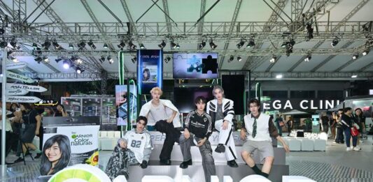 ‘เนเน่ พรนับพัน’ อวดสีผม Cool Ash สวยแบบตะโกน ด้วย Garnier Color Naturals พร้อมนำทีม Gen Z โชว์เดินแบบใจกลางสยามสแควร์