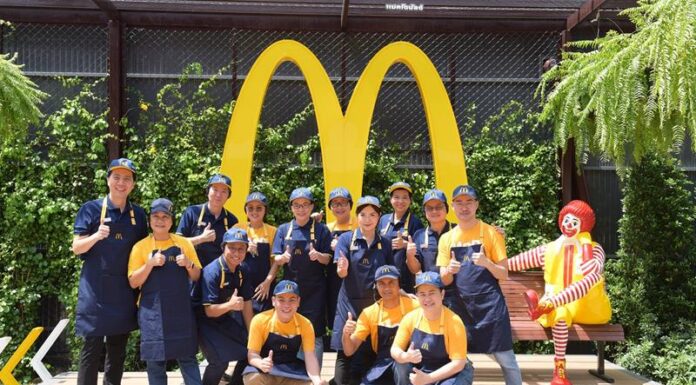 แมคไทย นำทัพพนักงานฉลองวันผู้ก่อตั้งแบรนด์แมคโดนัลด์