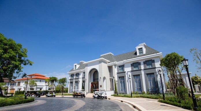 เรนวูด ปาร์ค สร้างมาตรฐานใหม่ในวงการอสังหาฯ เปิดตัว “Sales Gallery” สุดล้ำกว่า 800 ตร.ม.