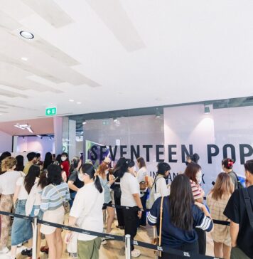 แฟนคลับวง Seventeen ต่อคิวเข้าป๊อปอัพแน่น สะท้อนความร้อนแรงของวงในไทยที่สยามดิสคัฟเวอรี่