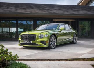 เบนท์ลีย์ แบงค็อก เผยโฉม New Flying Spur Speed เฉดสีใหม่ล่าสุด Tourmaline Green สะท้อนสุดยอดสมรรถนะอันเหนือชั้นระดับซูเปอร์คาร์