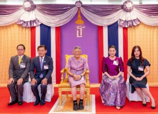 มูลนิธิ แมค แฮปปี้ แฟมิลี่ ทูลเกล้าฯ ถวายเงินสมทบทุน มูลนิธิสงเคราะห์เด็กของสภากาชาดไทย โครงการหมู่บ้านเด็กเฉลิมพระเกียรติ