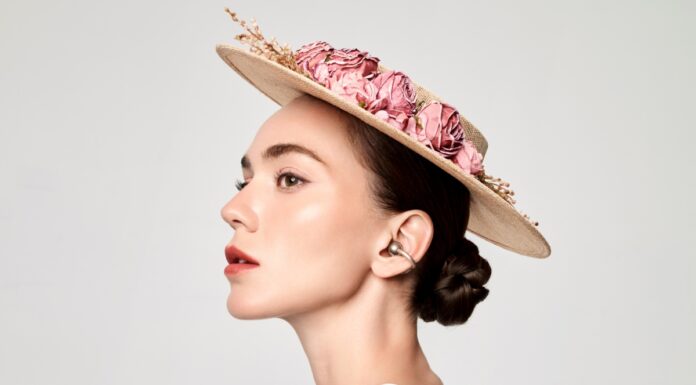 วาเลนไทน์ปีนี้ เปลี่ยนจากดอกไม้หรือของขวัญธรรมดาเป็น HUAWEI FreeClip สีใหม่ Rose Gold ช่วยเติมเต็มทุกไลฟ์สไตล์ของคนพิเศษ