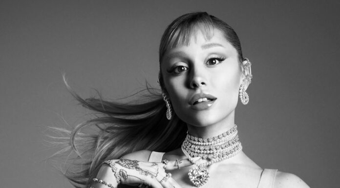 สวารอฟสกี้เผยโฉมคอลเลกชัน Ariana Grande x Swarovski Capsule สะท้อนแรงบันดาลใจจากเสียงดนตรี ผสานความหรูหราอันเปล่งประกายอย่างลงตัว