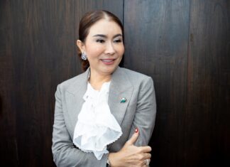ปีทอง Roys Service ผศ.ดร. ภัทร์ฐิตา คว้า 2 รางวัลใหญ่ จากเวทีเพชรรัตนชาติสดุดี ครั้งที่ 5 และ Nanjing Tech University สู่องค์กรต้นแบบด้านงานบริหารและความรับผิดชอบต่อสังคม