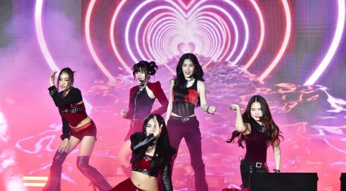 แอร์เอเชีย เปิดตัว T-POP น้องใหม่ “Véra (เว-ร่า) 5 สาวนางฟ้า อยากรู้ว่า “เวลา” สำคัญเพียงใด