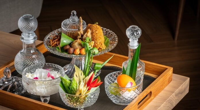 ร้านอาหารคำหอม ภูมิใจนำเสนอ ‘ข้าวแช่’ เมนูคลายร้อนแบบไทยโบราณ