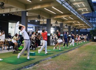 เปิดตัวสวรรค์นักกอล์ฟ 42 tee off driving range