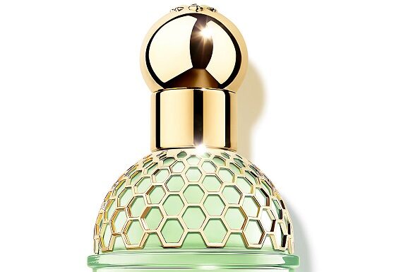 GUERLAIN เผยโฉมน้ำหอมใหม่จากคอลเลกชัน AQUA ALLEGORIA กลิ่น ROSA VERDE มนต์เสน่ห์แห่งสวนพฤกษา มอบความรู้สึก “FEEL-GOOD” ผ่อนคลายและสดชื่น ราวกับได้สัมผัสกับธรรมชาติที่สดใสในฤดูร้อน กระตุ้นความสดชื่นและความกระปรี้กระเปร่า