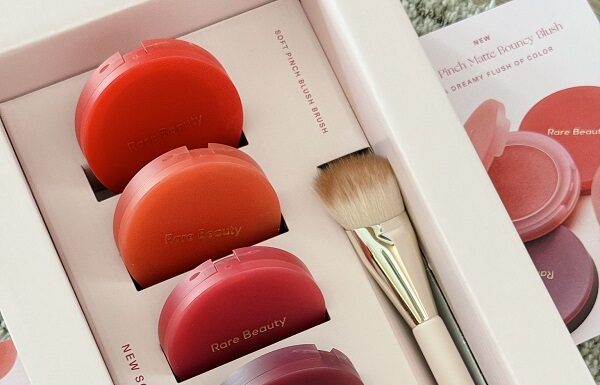 สัมผัสสีสันสุดละมุนดุจความฝันกับบลัชใหม่ล่าสุดจาก Rare Beauty – Soft Pinch Matte Bouncy Blush