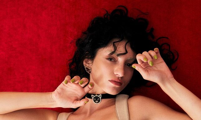 lyn around ต้อนรับ Pre-Fall 2025 ซีซั่นกับคอลเลกชั่นพิเศษ ที่ได้แรงบันดาลใจจากสไตล์สแกนดิเนเวียน และหมู่มวลดอกไม้หลากนานาพันธุ์