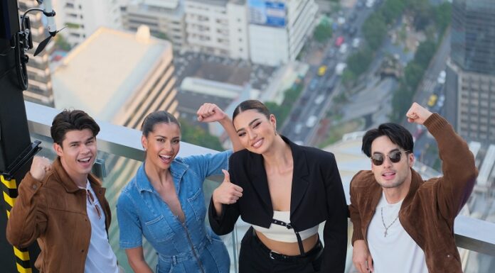 ครั้งแรกของโลก! กับ “มหานคร แบงค็อก-ไอทิลท์” เครื่องเล่นสุดเอ็กซ์ตรีม ใจกลางกรุงเทพฯ ท้าความกล้า ด้วยการเอนตัวออกจากขอบตึก 296 เมตร บนจุดชมวิวสูงที่สุดของประเทศไทย ณ ชั้น 75 คิง เพาเวอร์ มหานคร