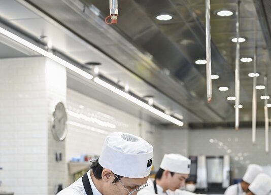 เวทีล่าฝัน “Gourmet & Cuisine Young Chef 2025” เฟ้นหาสุดยอด “เชฟเยาวชนรุ่นใหม่” ชิงรางวัลรวมกว่า 3 แสนบาท เปิดรับสมัคร 1 พ.ค. นี้