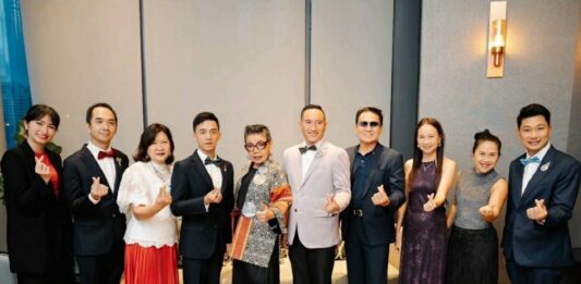 จัดงานฉลองวันเกิด ‘ไฮโซ-ชุติพนธ์ นิยมิศร’ คนดังพร้อมใจร่วมแสดงความยินดี ที่ห้องอาหารไทย (Market Café by Kao)