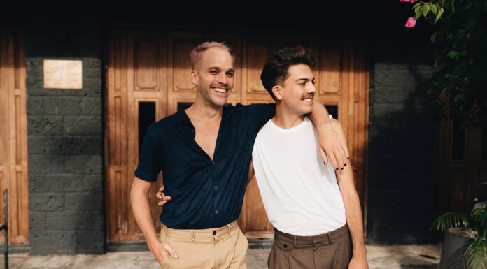 TinderⓇ ส่งสติ๊กเกอร์ Pride ฉลองความหลากหลายและความรักไร้ขีดจำกัด 77% ของกลุ่มผู้ใช้ LQBTQIA+ ทั่วโลก³ ระบุว่าเคยใช้แอพหาคู่เพื่อพบกับคนที่ใช่